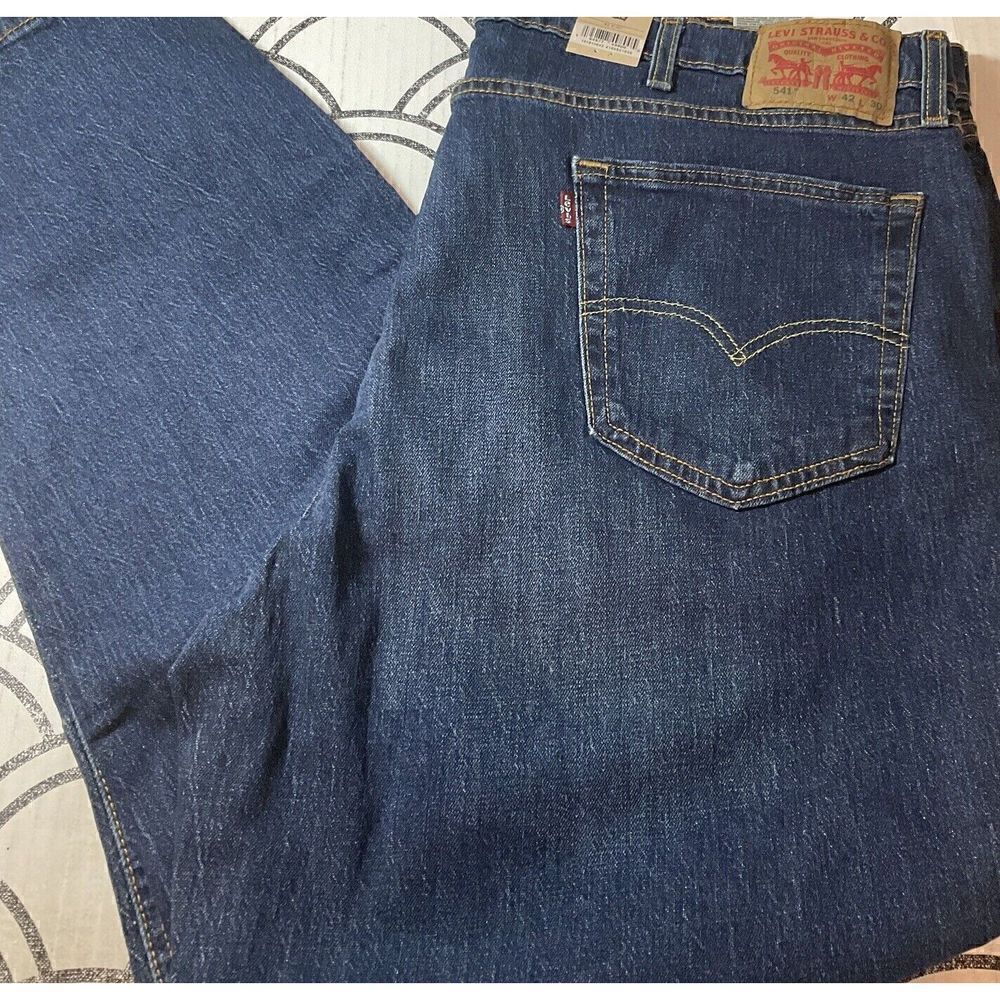 Levis Mens Jeans 541 Athletic Taper Size 42 x 30 Stretch Blue